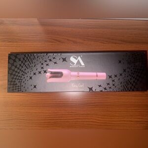 NEW IN BOX “Straight Ahead” Easy Curl Automatic Curler